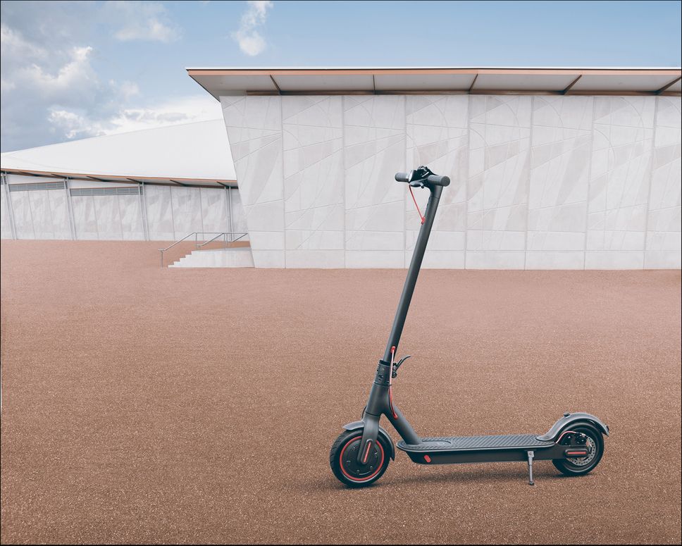 Trottinette Xiaomi Mi Electric Scooter Pro Noir bequille Trottinette Xiaomi Mi Electric Scooter Pro Noir bequille