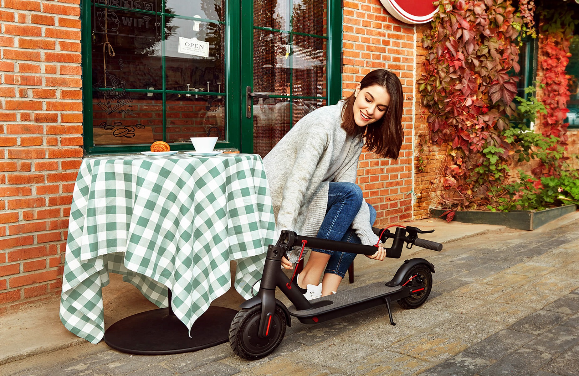 Trottinette Xiaomi Mi Electric Scooter legère Trottinette Xiaomi Mi Electric Scooter legère