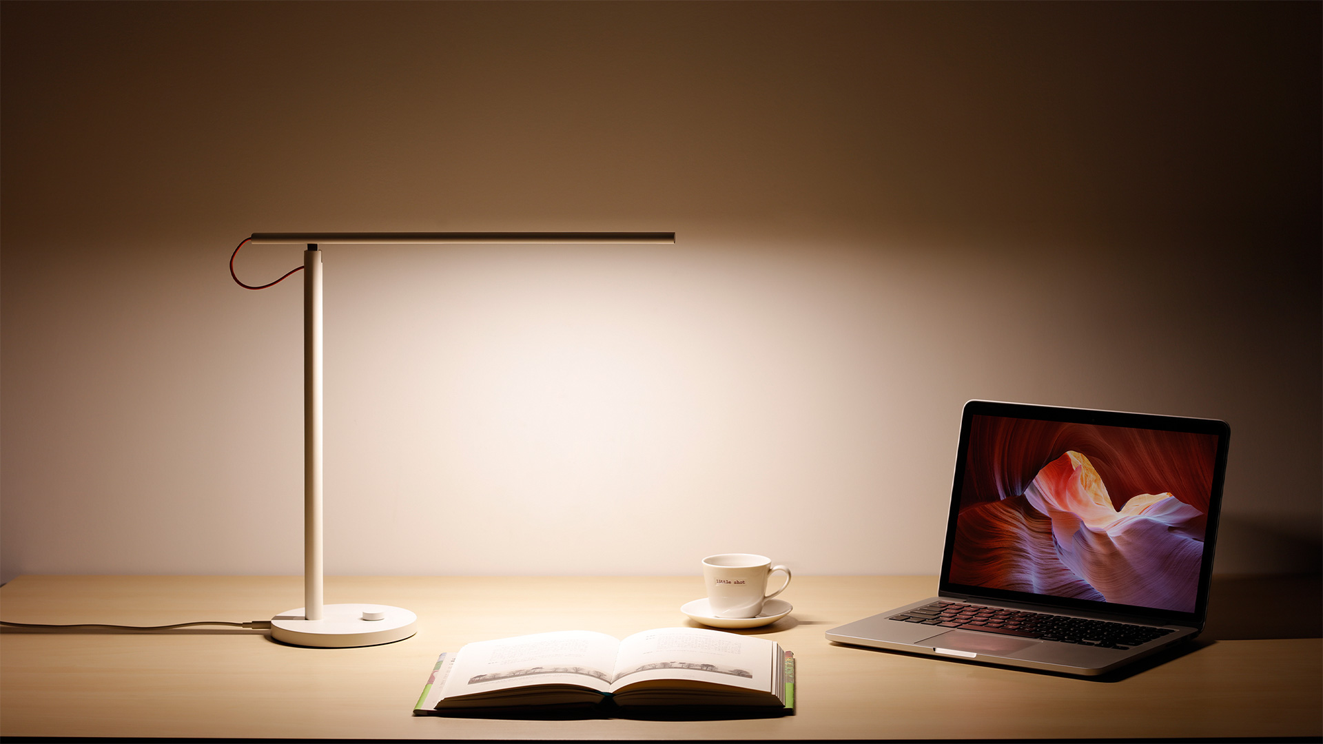Lampe de bureau intelligente Xiaomi Mi LED Desk Lamp Mode enfant Lecture Lampe de bureau intelligente Xiaomi Mi LED Desk Lamp Mode enfant Lecture | Mi Mada Store